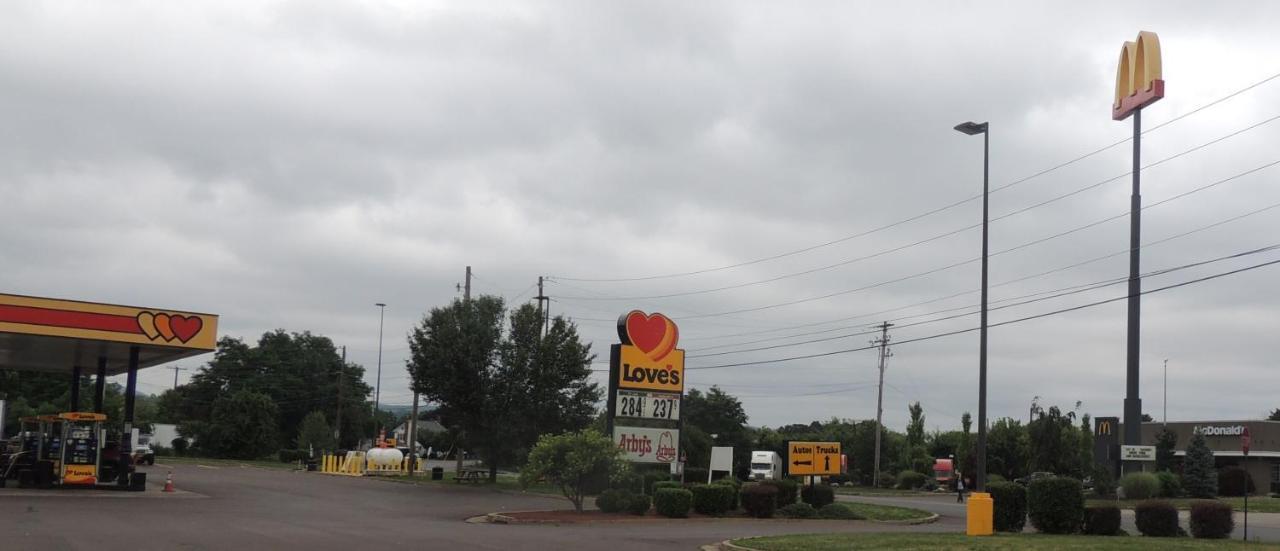 Super 8 By Wyndham Mifflinville Near Bloomsburg Экстерьер фото