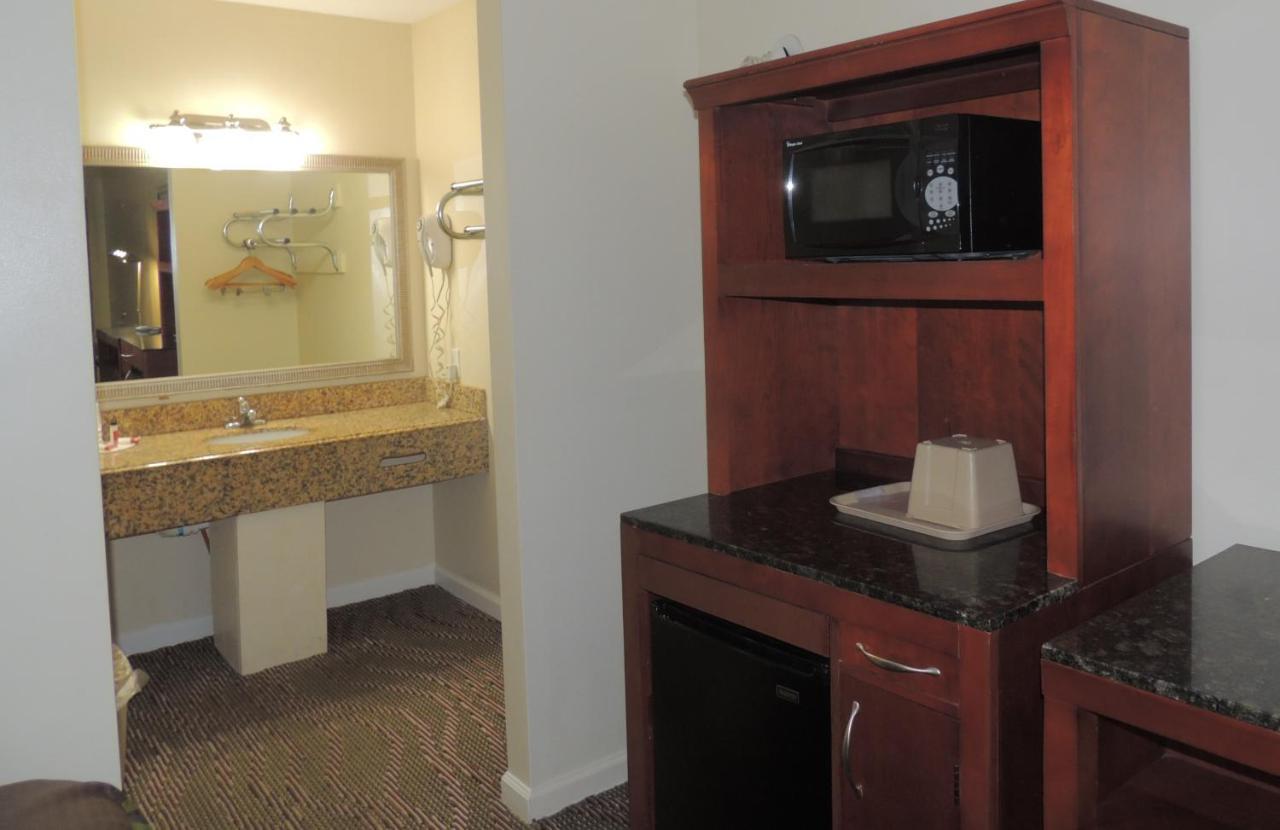 Super 8 By Wyndham Mifflinville Near Bloomsburg Экстерьер фото