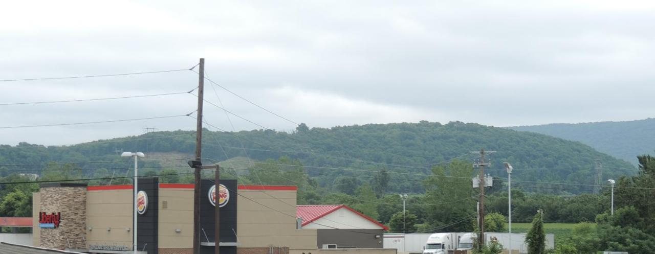 Super 8 By Wyndham Mifflinville Near Bloomsburg Экстерьер фото
