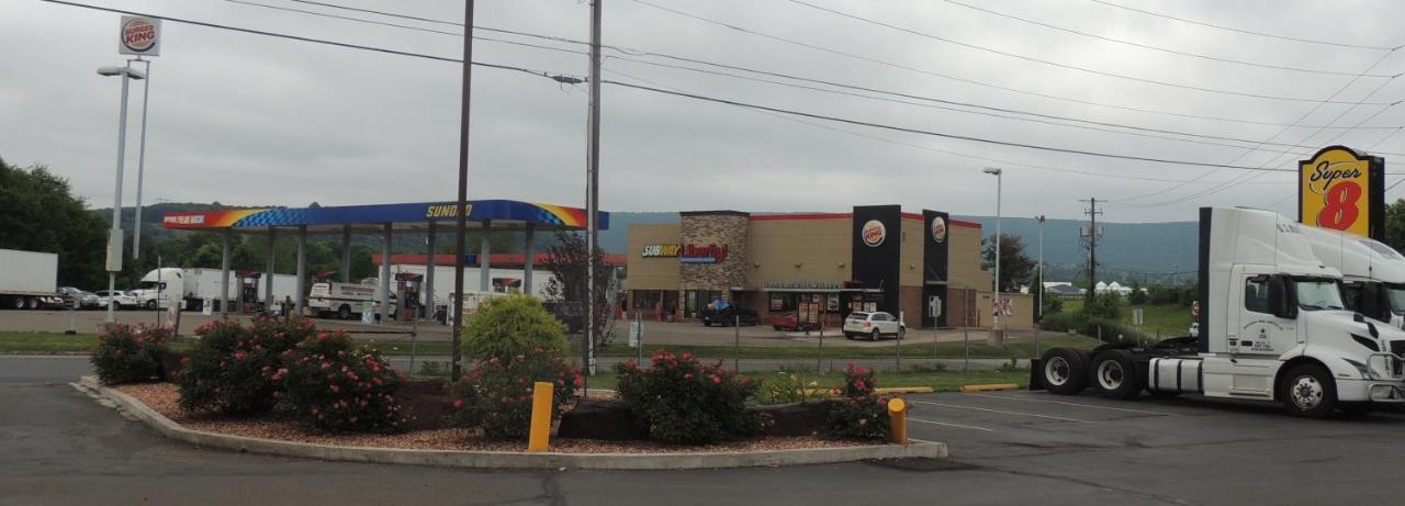 Super 8 By Wyndham Mifflinville Near Bloomsburg Экстерьер фото