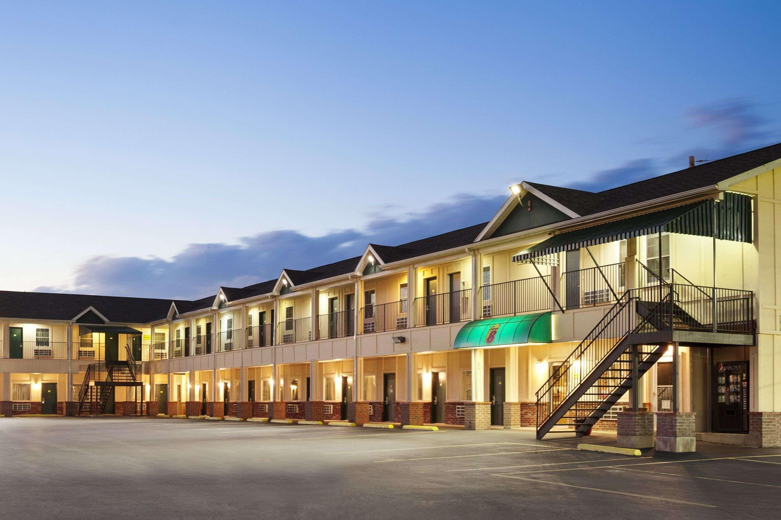 Super 8 By Wyndham Mifflinville Near Bloomsburg Экстерьер фото