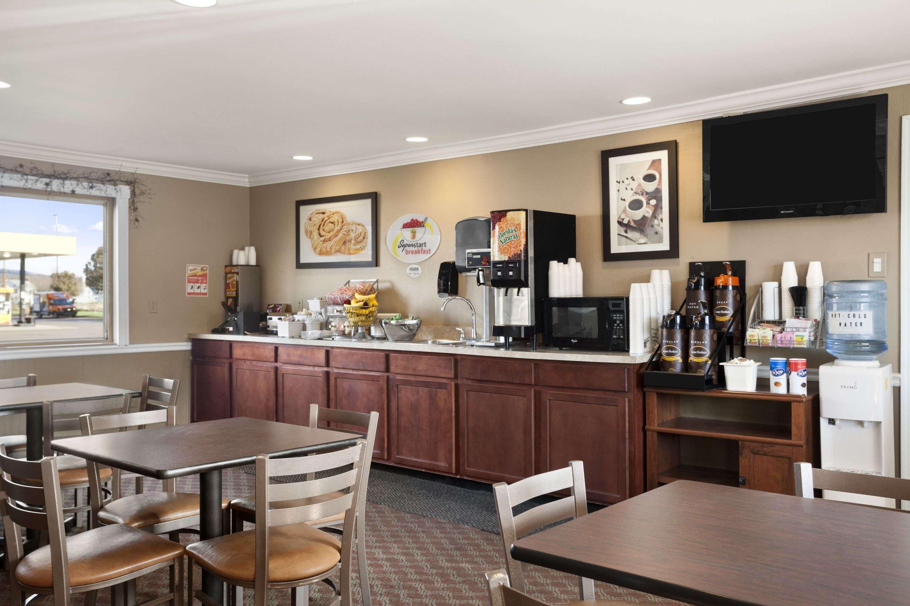 Super 8 By Wyndham Mifflinville Near Bloomsburg Экстерьер фото