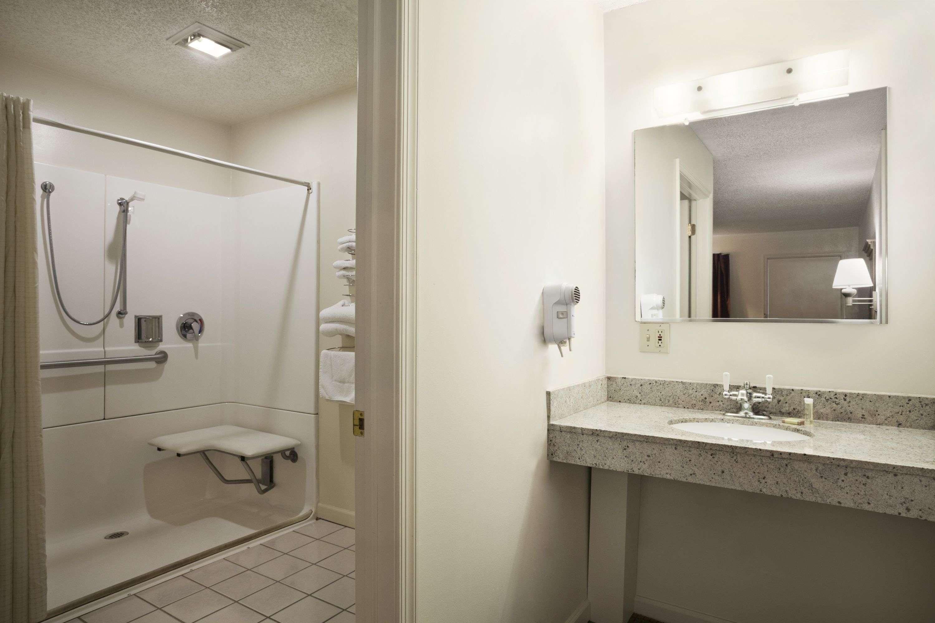 Super 8 By Wyndham Mifflinville Near Bloomsburg Экстерьер фото