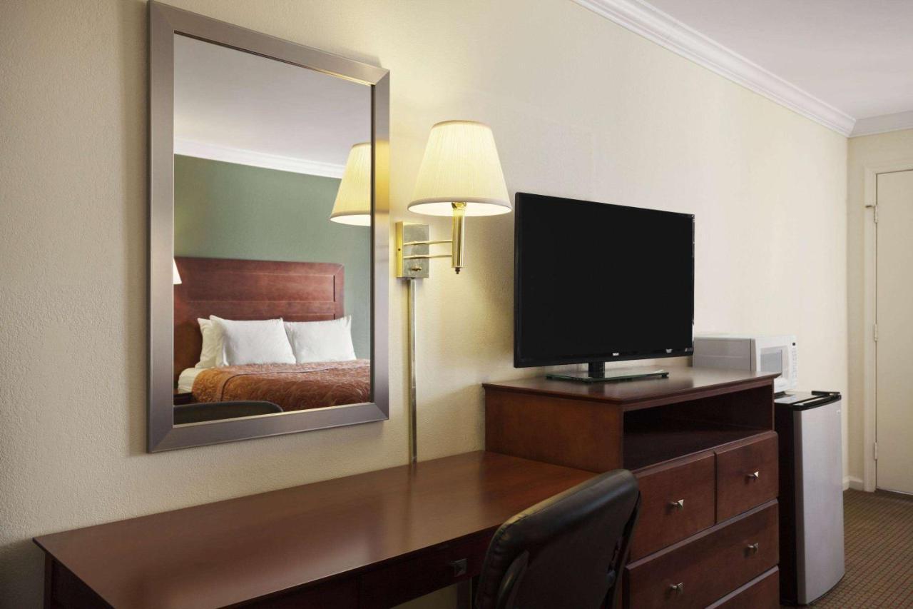 Super 8 By Wyndham Mifflinville Near Bloomsburg Экстерьер фото